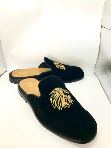 Embroidered Velvet Whole-Cut Mule